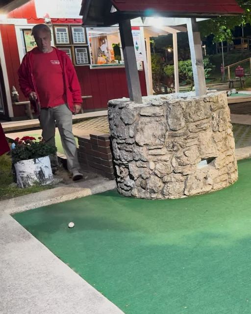 Hole 1 at the Red Putter