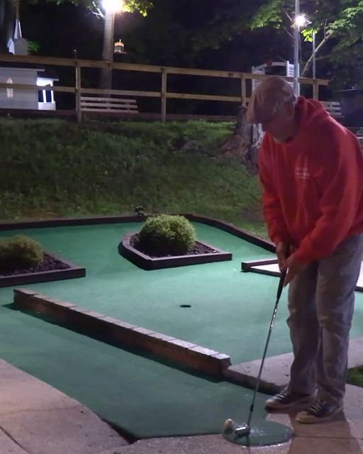 Hole 8 at the Red Putter